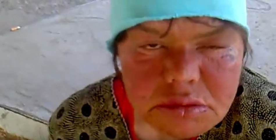 Женщина на видео, по словам Анастасии, очень похожа на ее маму Женщина на видео, по словам Анастасии, очень похожа на ее маму