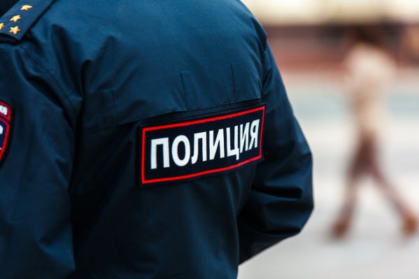 О трупе в коллекторе следователям сообщили полицейские О трупе в коллекторе следователям сообщили полицейские
