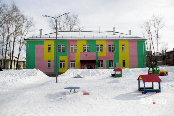 Детский сад № 85 — здание, которое, по мнению родителей, трясется из-за строительства новой многоэтажки Детский сад № 85 — здание, которое, по мнению родителей, трясется из-за строительства новой многоэтажки