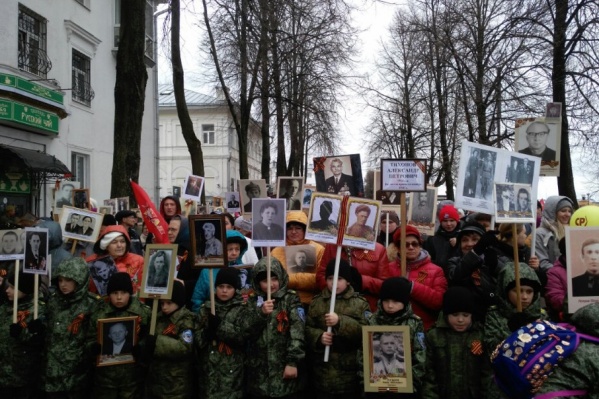 В Ярославле идет "Бессмертный полк" В Ярославле идет "Бессмертный полк"