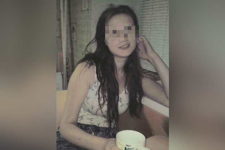 Девушке всего 18 лет Девушке всего 18 лет