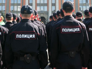 Полицейские жалуются на плохие условия службы.
Полицейские жалуются на плохие условия службы.