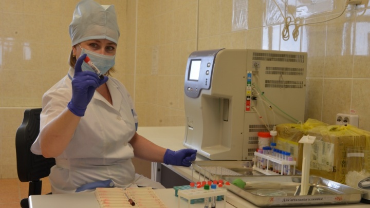 Поставили вирус на «спящий режим»: в Прикамье врачи предотвратили ВИЧ у шести сотен малышей