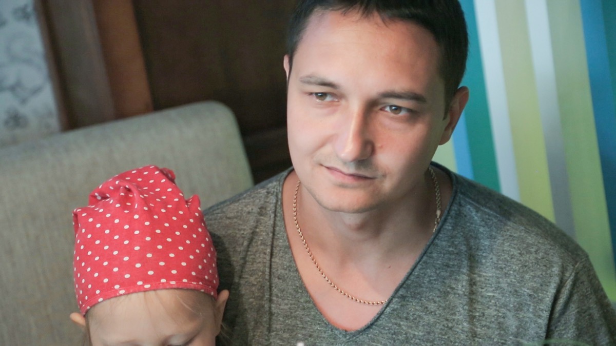 Супруг Василий во всём поддерживает Настю и даже подаёт идеи по развитию бизнеса Супруг Василий во всём поддерживает Настю и даже подаёт идеи по развитию бизнеса