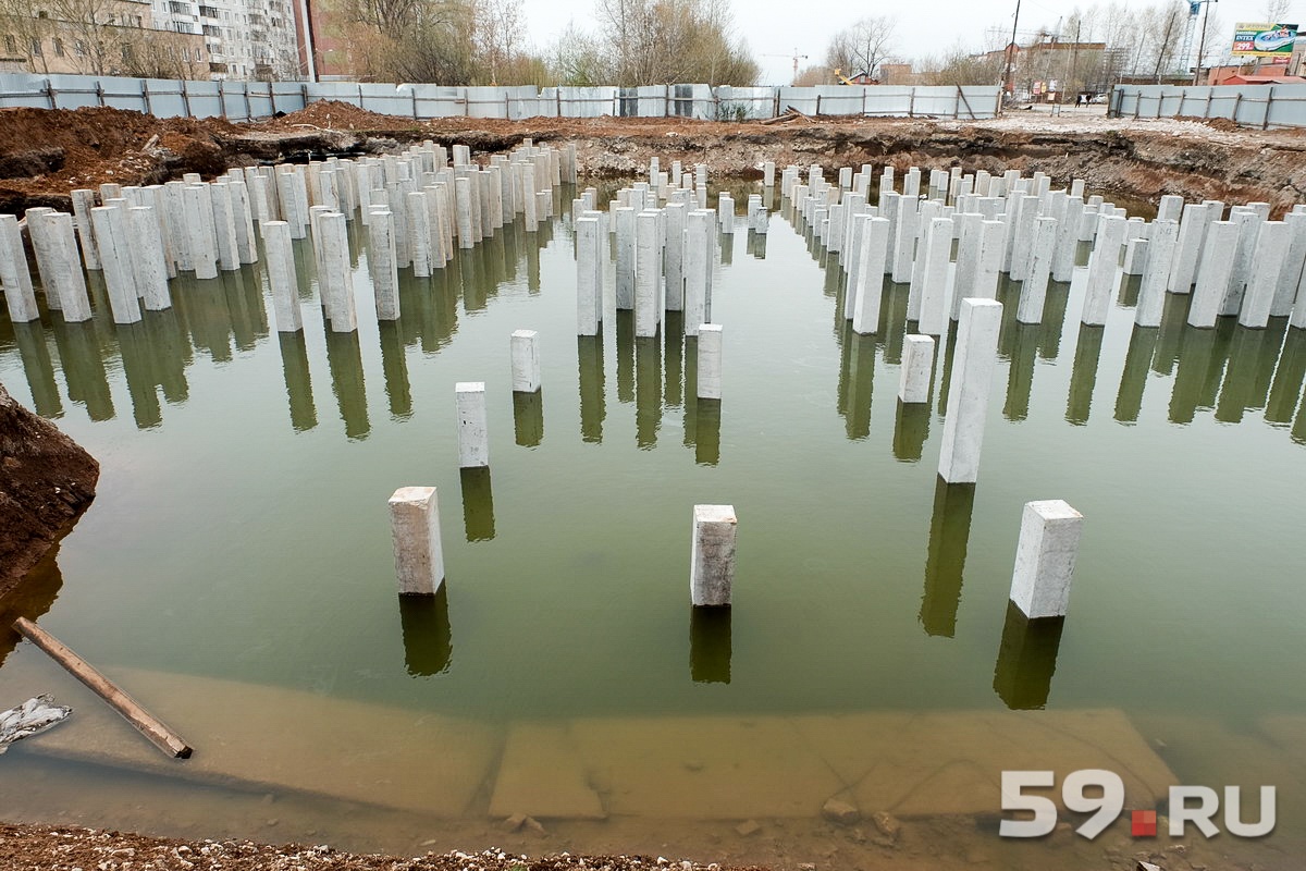 Расчистка снега вручную в этом котловане стоила 800 тысяч рублей