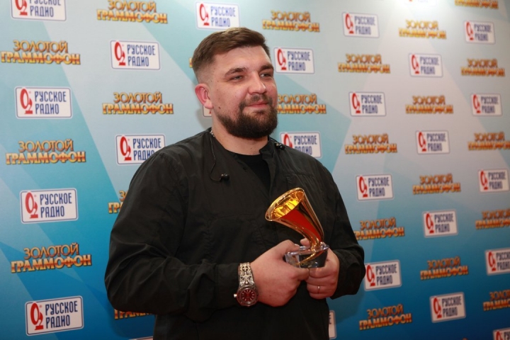 Этот год для Басты стал очень успешным — он завоевал «Золотой граммофон» Этот год для Басты стал очень успешным — он завоевал «Золотой граммофон»