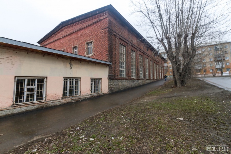 Здание предприятия "Микроакустика".
Здание предприятия "Микроакустика".