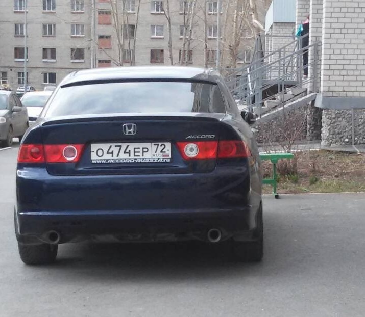 Подъехал прямо к лавочке (улица Шишкова, 20) Подъехал прямо к лавочке (улица Шишкова, 20)