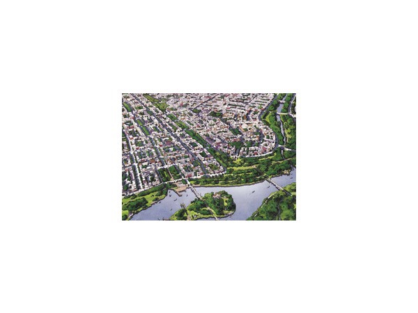 <a href="http://startdevelop.com/files/prezentacii/up2013-russun307x210.pdf">СТАРТ Девелопмент</a>