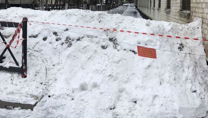 Военные перекрыли дорогу в центре Ярославля