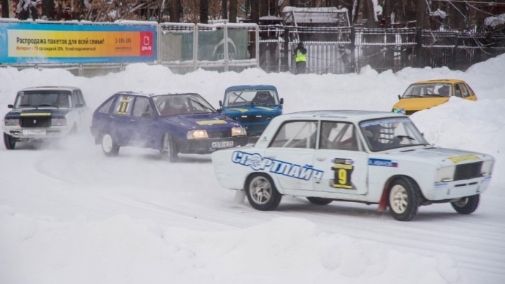 30 пилотов и конкурсы: в Перми пройдут зрелищные гонки на льду «Трек-400»