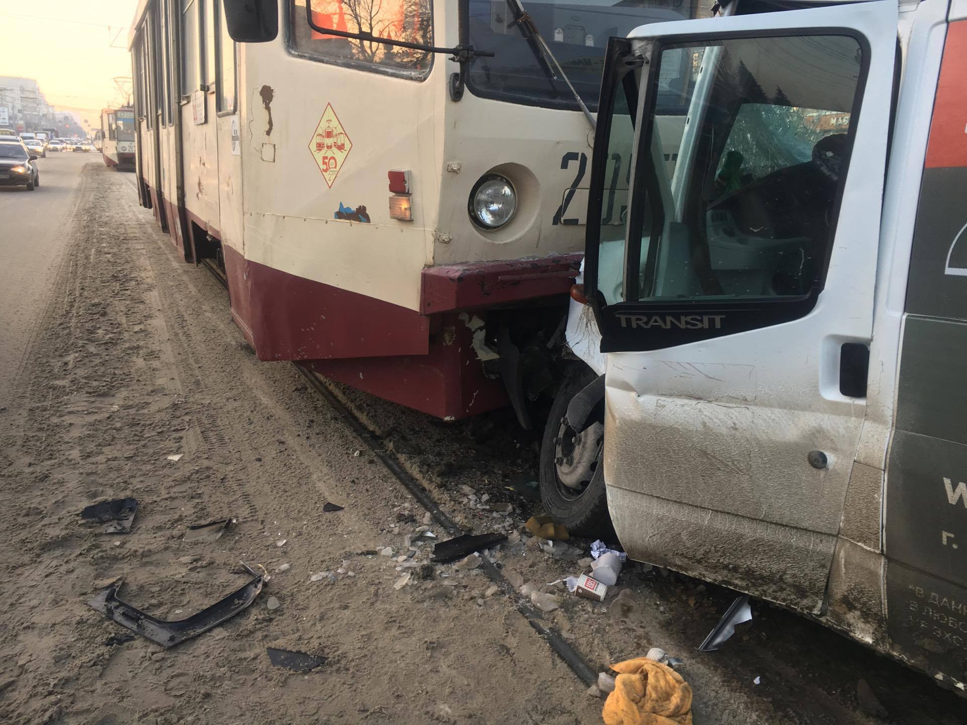 Манера езды водителей микроавтобусов часто создает прямую угрозу жизни людей Манера езды водителей микроавтобусов часто создает прямую угрозу жизни людей
