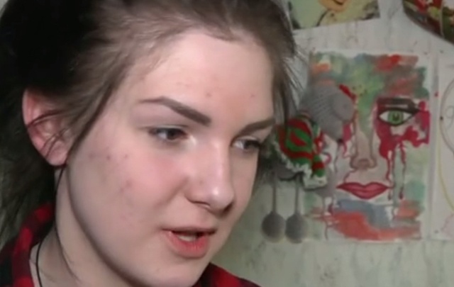 Первый канал показал спортсменку из Рыбинска, которая избивает свою мать