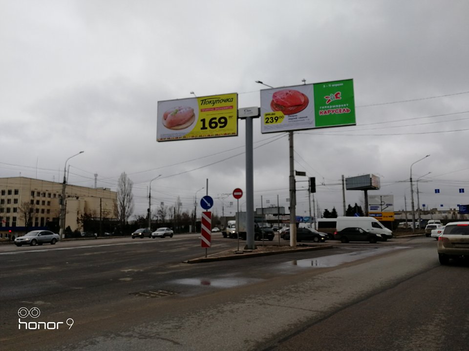 Неработающим оказался и перекресток проспекта Жукова и шоссе Авиаторов Неработающим оказался и перекресток проспекта Жукова и шоссе Авиаторов