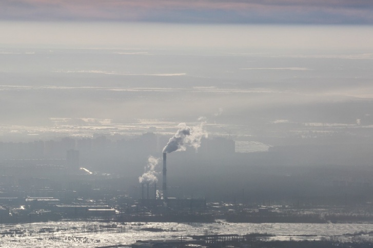 Во время неблагоприятных метеоусловий от предприятий потребовали максимально снизить выбросы