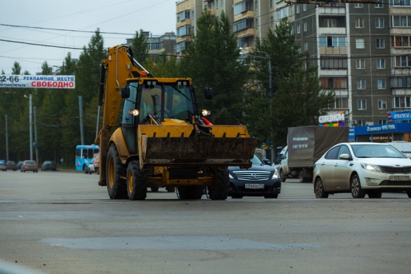 Причиной пробок могли стали дорожные работы, которые стартовали сегодня улице Каслинской Причиной пробок могли стали дорожные работы, которые стартовали сегодня улице Каслинской
