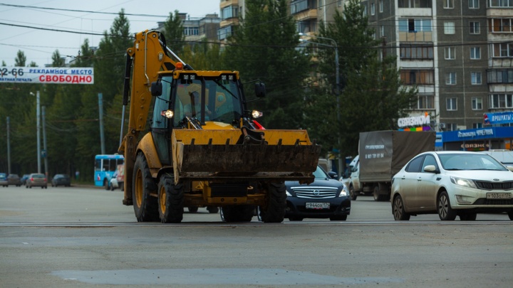 В Челябинске Свердловский проспект и прилегающие к нему улицы встали в пробках