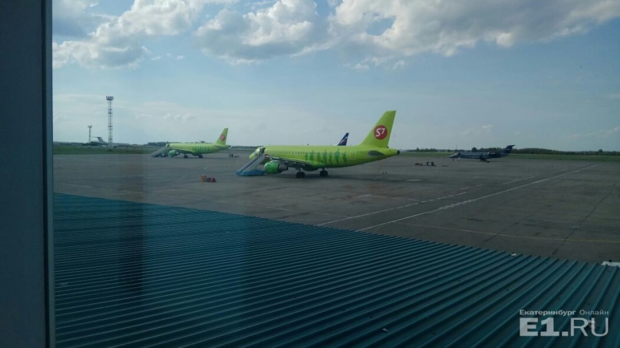 А это самолеты, которые скоро полетят в Екатеринбург.