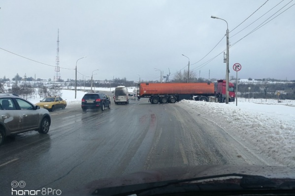 На Второй Продольной собирается пробка На Второй Продольной собирается пробка
