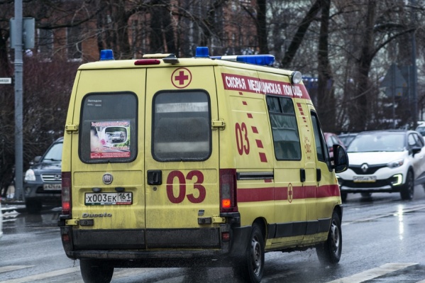Пострадавшего на скорой увезли в больницу Пострадавшего на скорой увезли в больницу