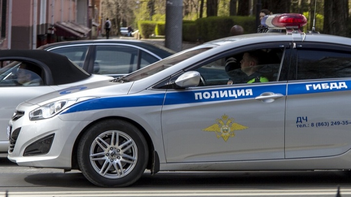 Инспектора ДПС из Таганрога подозревают в получении взятки в 15 тысяч рублей