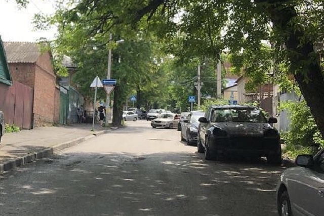 Ночью в Ростове сняли фары у двух Porsche Ночью в Ростове сняли фары у двух Porsche
