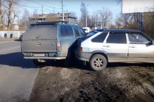 Водитель ВАЗа попытался протаранить автомобиль Павла Водитель ВАЗа попытался протаранить автомобиль Павла