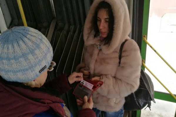 Мэрия разберётся с теми, кто не даёт бесплатно ездить по «снежному билету» Мэрия разберётся с теми, кто не даёт бесплатно ездить по «снежному билету»