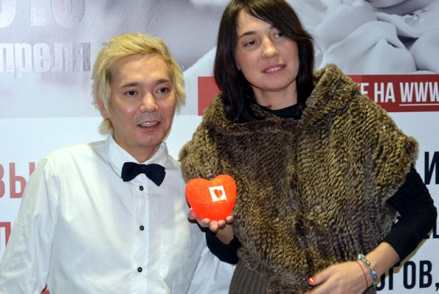 Олег Яковлев со своей подругой и продюсером Александрой Куцевол на благотворительном фестивале в Перми
