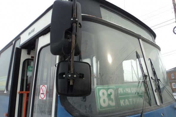 Водитель автобуса попытался уехать с места происшествия Водитель автобуса попытался уехать с места происшествия
