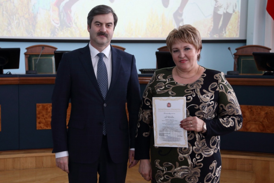 Поздравляя сотрудников по делам несовершеннолетних, Евгений Редин объявил, что эта система в области работает результативно Поздравляя сотрудников по делам несовершеннолетних, Евгений Редин объявил, что эта система в области работает результативно