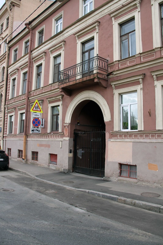 дом Никонова на набережной Адмиралтейского канала, 7