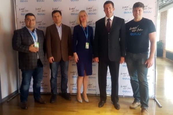 В акселераторе со стартапами будут работать больше 160 трекеров и экспертов фонда В акселераторе со стартапами будут работать больше 160 трекеров и экспертов фонда