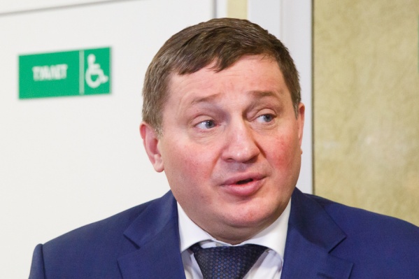 Волгоградцы наперебой нахваливают губернатора, иногда повторяясь в некоторых фразах Волгоградцы наперебой нахваливают губернатора, иногда повторяясь в некоторых фразах