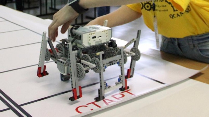 Юные инженеры представили своих роботов на региональной олимпиаде