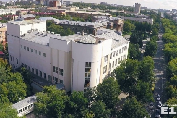 Клуб имени Дзержинского был построен в 1931 году Клуб имени Дзержинского был построен в 1931 году