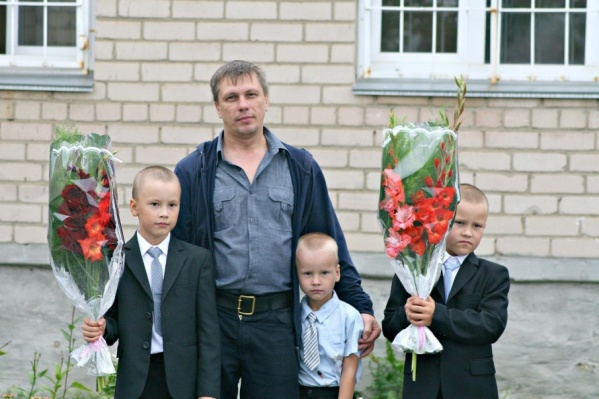 Средний из братьев Батуевых успел поучиться в школе всего неделю Средний из братьев Батуевых успел поучиться в школе всего неделю