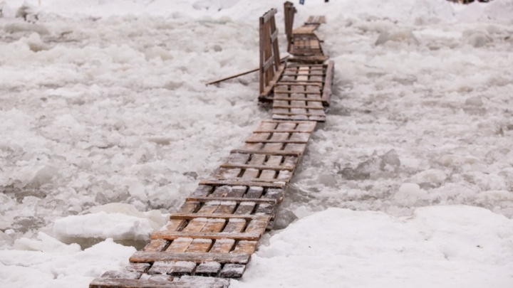 Архангельск готовится к обустройству пешеходных ледовых переправ