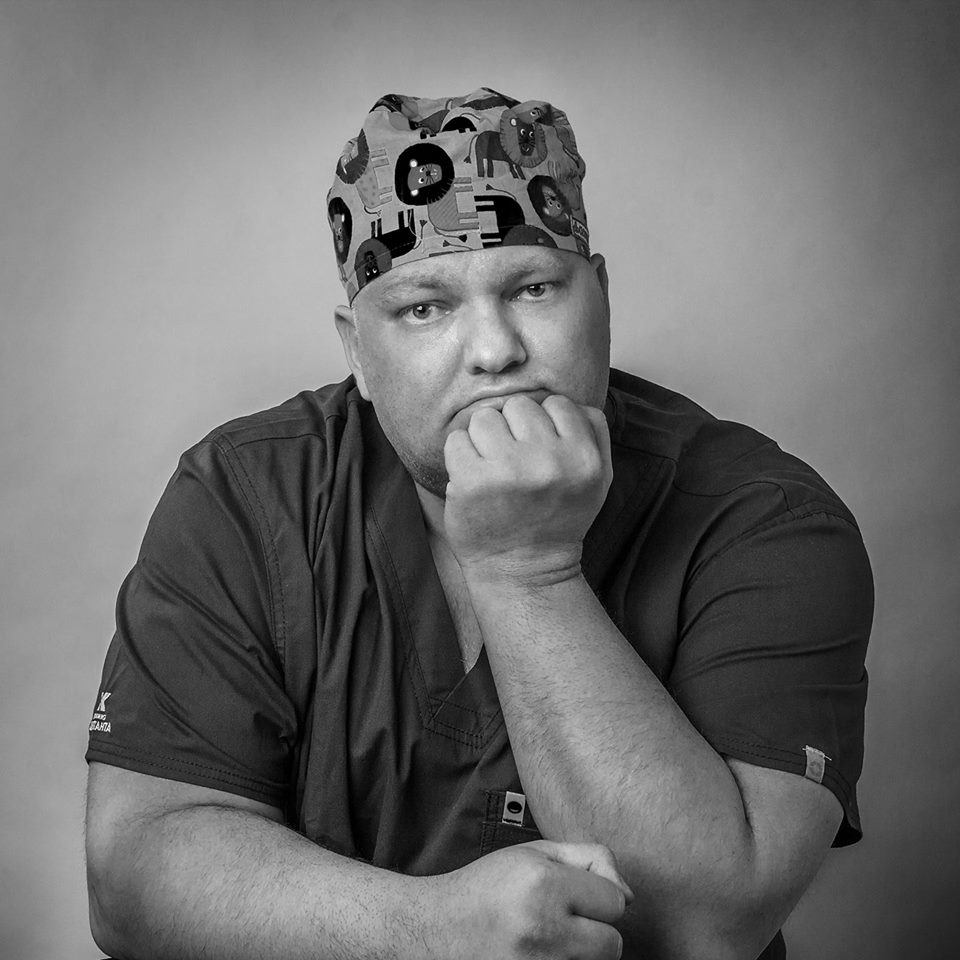 Дмитрий Петровский - врач, который любит перфомансы Дмитрий Петровский - врач, который любит перфомансы