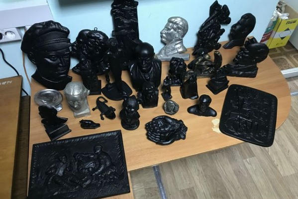 Всего у контрабандиста изъяли 484 предмета Всего у контрабандиста изъяли 484 предмета