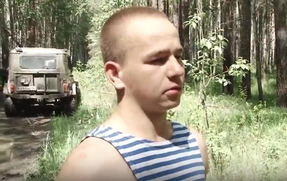 Волонтёр Павел Карпенко рассказал, как нашёл ребёнка.
Волонтёр Павел Карпенко рассказал, как нашёл ребёнка.