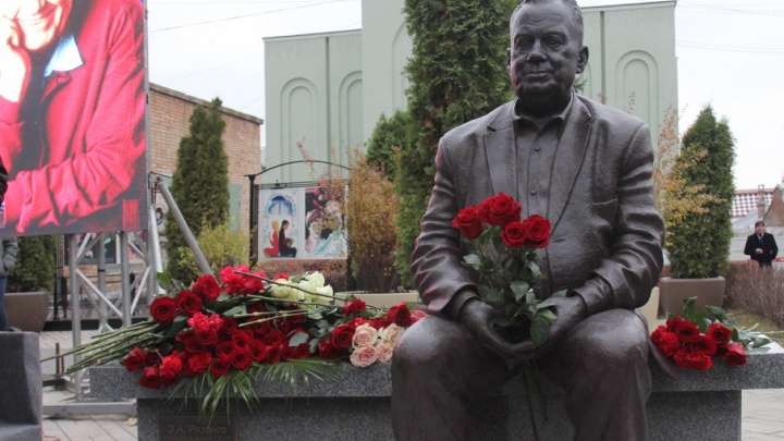 В Самаре открыли памятник Эльдару Рязанову