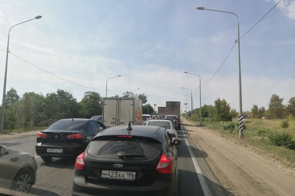 Скорость потока не превышает пяти километров в час Скорость потока не превышает пяти километров в час