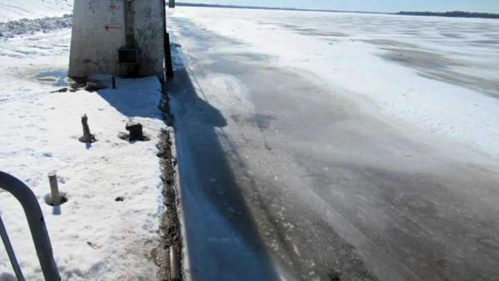 Жителей Самарской области просят не выходить на лед на реках