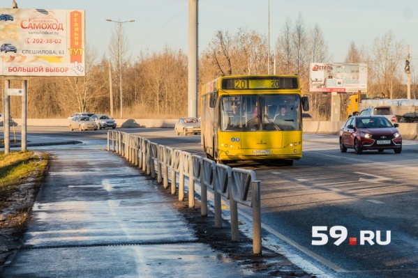Автомобили отправят в объезд — по улице Докучаева Автомобили отправят в объезд — по улице Докучаева