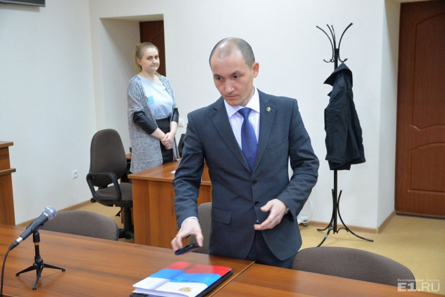Адвокат Новосёлова.
Адвокат Новосёлова.