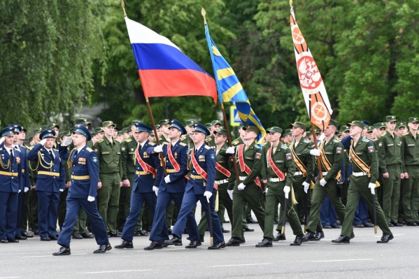 В Ярославле дипломы получили курсанты военного училища В Ярославле дипломы получили курсанты военного училища