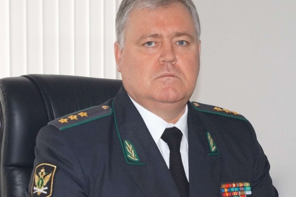 Владимир Зотов ушел с должности главного судебного пристава, поменявшись креслом со своим замом Владимир Зотов ушел с должности главного судебного пристава, поменявшись креслом со своим замом