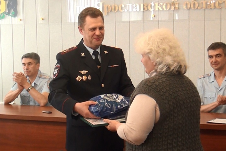 Андрей Сироткин поблагодарил Марину и Михаила за помощь ГИБДД Андрей Сироткин поблагодарил Марину и Михаила за помощь ГИБДД