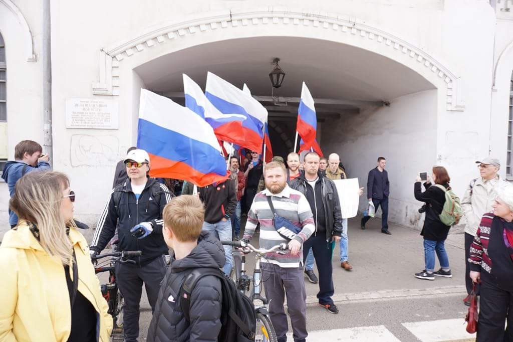 Участники дошли до фонтанов на улице Андропова